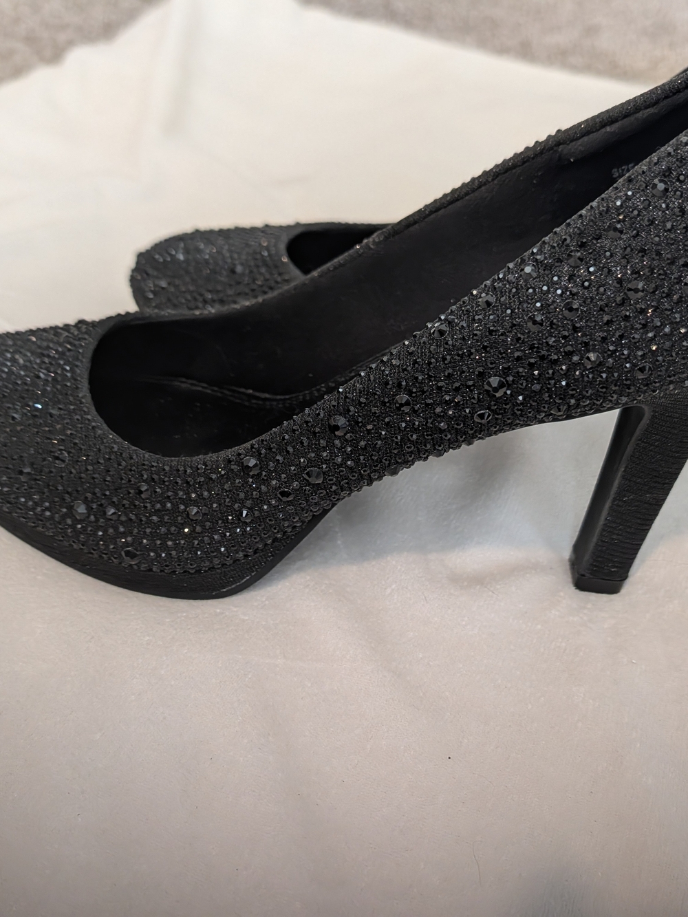 Black Crystal Embellished Women’s High Heel Pumps